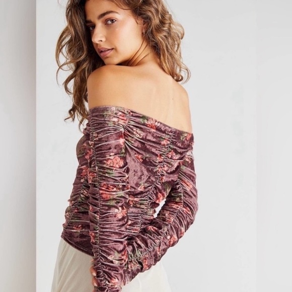 Free People Reina Off The Shoulders Velvet Top Romantic - Picture 4 of 7